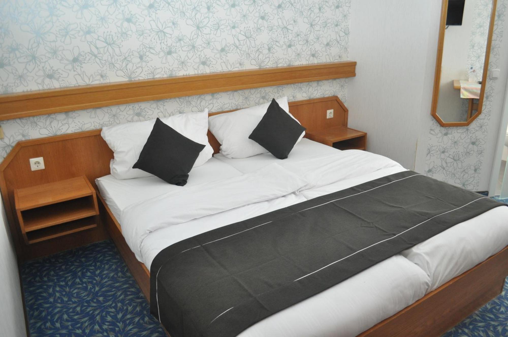 Hotel Kuehns Muehle Oestrich-Winkel Kültér fotó